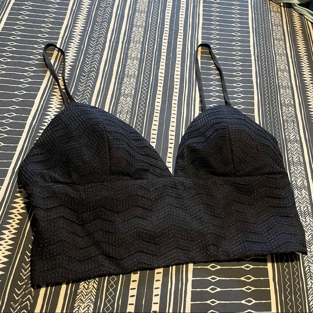 bebe Black Textured Chevron Crop Top